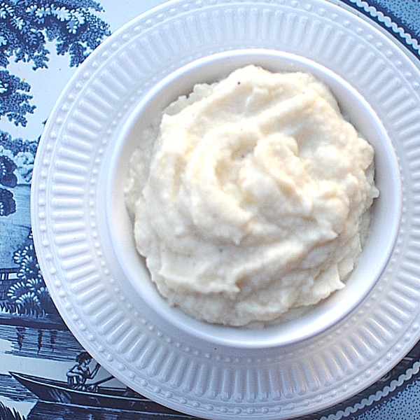 Mashed Cauliflower Faux-tatoes | Roots & Boots