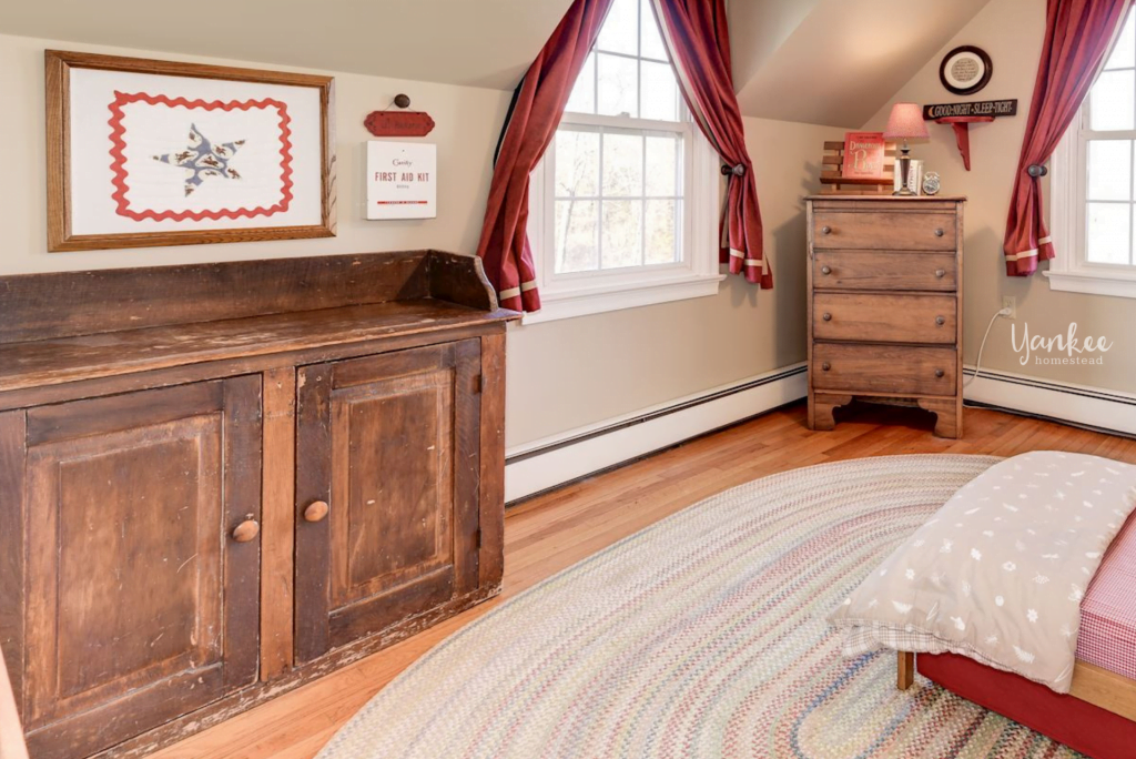 How to Attach Knobs or Pegs to a Wall | Yankee Homestead
