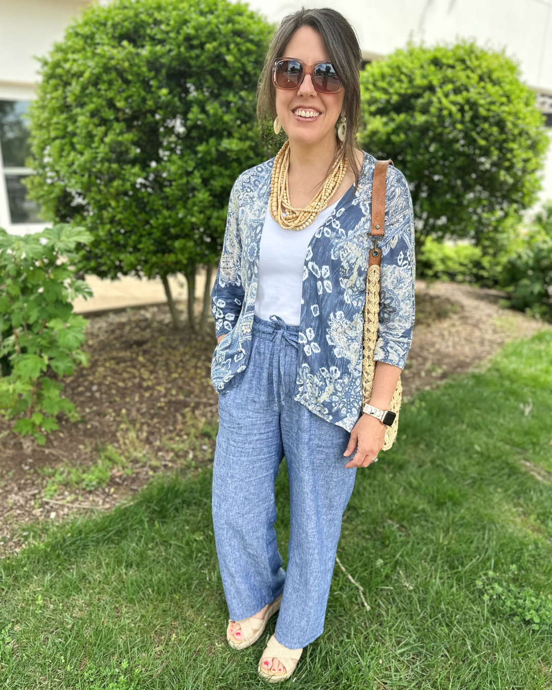 Natural Fiber Outfits I Wore Visiting Nashville in Spring | Roots & Boots