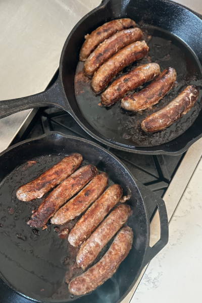 sausage links in cast iron skillet